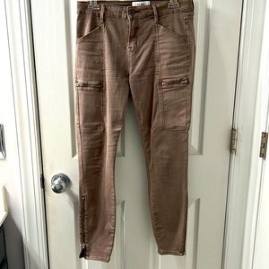 Light brown cargo pants with ZIPPERS and pockets